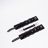 Черный кожаные оковы с узорами и золотистой фурнитурой - Crazy Handmade - купить с доставкой в Старом Осколе