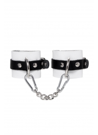 Бело-черные кожаные наручники с одним ремешком с люверсами - Pecado - купить с доставкой в Старом Осколе