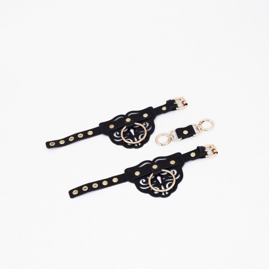 Черные кожаные наручники с клепками, кольцами и золотистой фурнитурой - Crazy Handmade - купить с доставкой в Старом Осколе