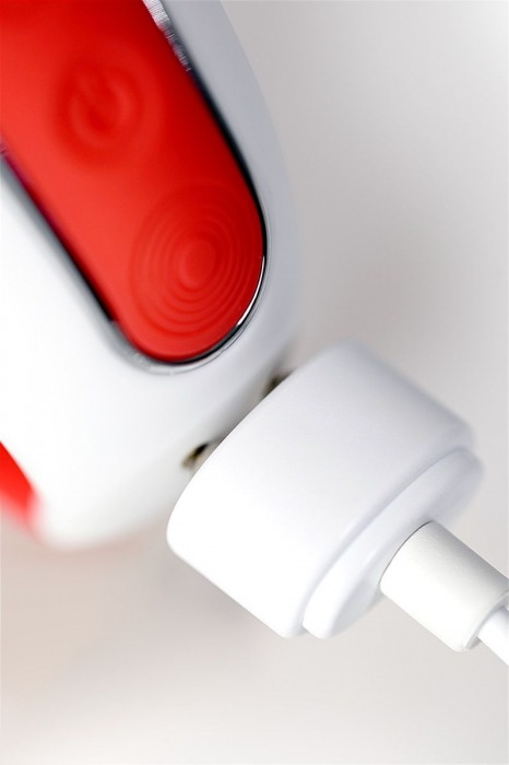 Красный вибратор Satisfyer Power Flower с лепестками - 18,8 см. - Satisfyer